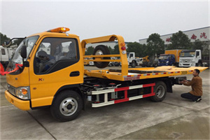 伊通哪里有拖车服务