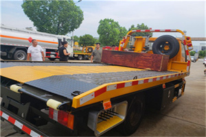 伊通附近拖车电话号码服务